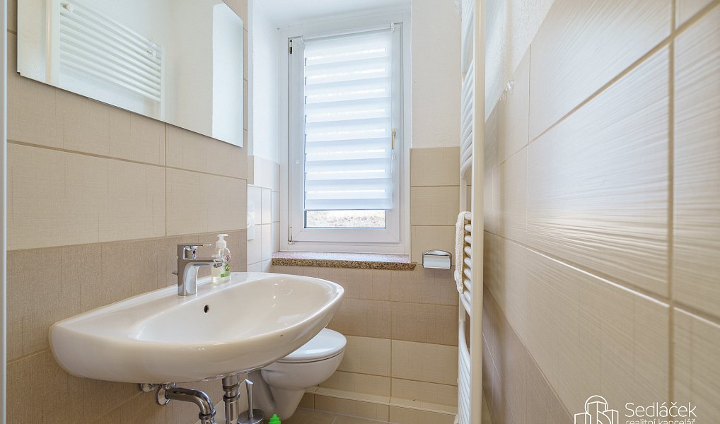 Prodej bytu 3+1 60 m², Boží Dar – náhled fotky 12