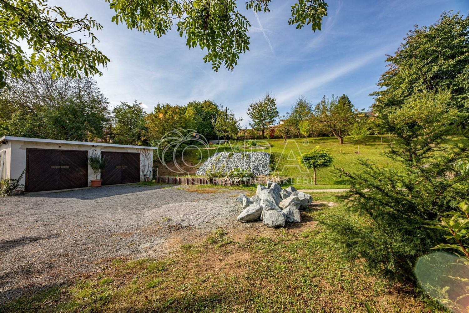 Prodej stavebního pozemku 2 043 m² – fotografie 5