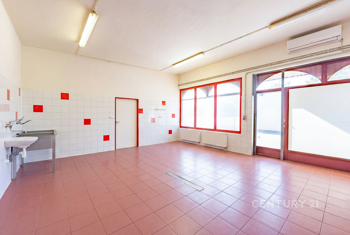 Prodej výrobních prostor 270 m² – fotografie 2