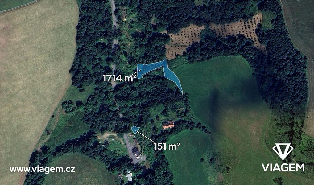 Prodej stavebního pozemku 3 164 m², Dvorce – náhled fotky 2