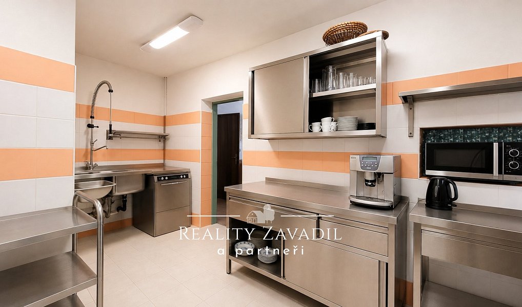 Prodej ubytovacího objektu 322 m², Vysoká – náhled fotky 26