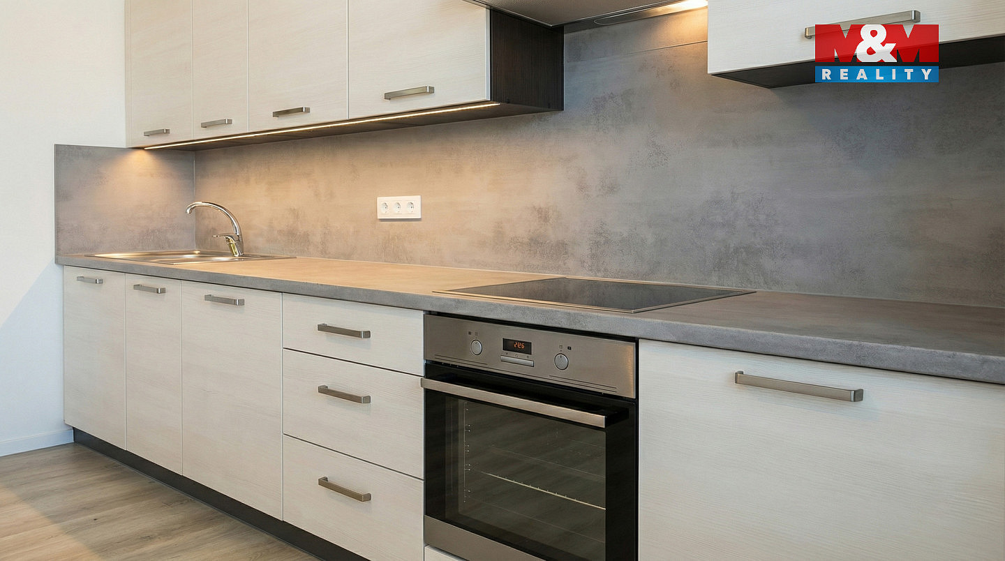 Prodej nájemního domu, činžáku 254 m² — photo 2
