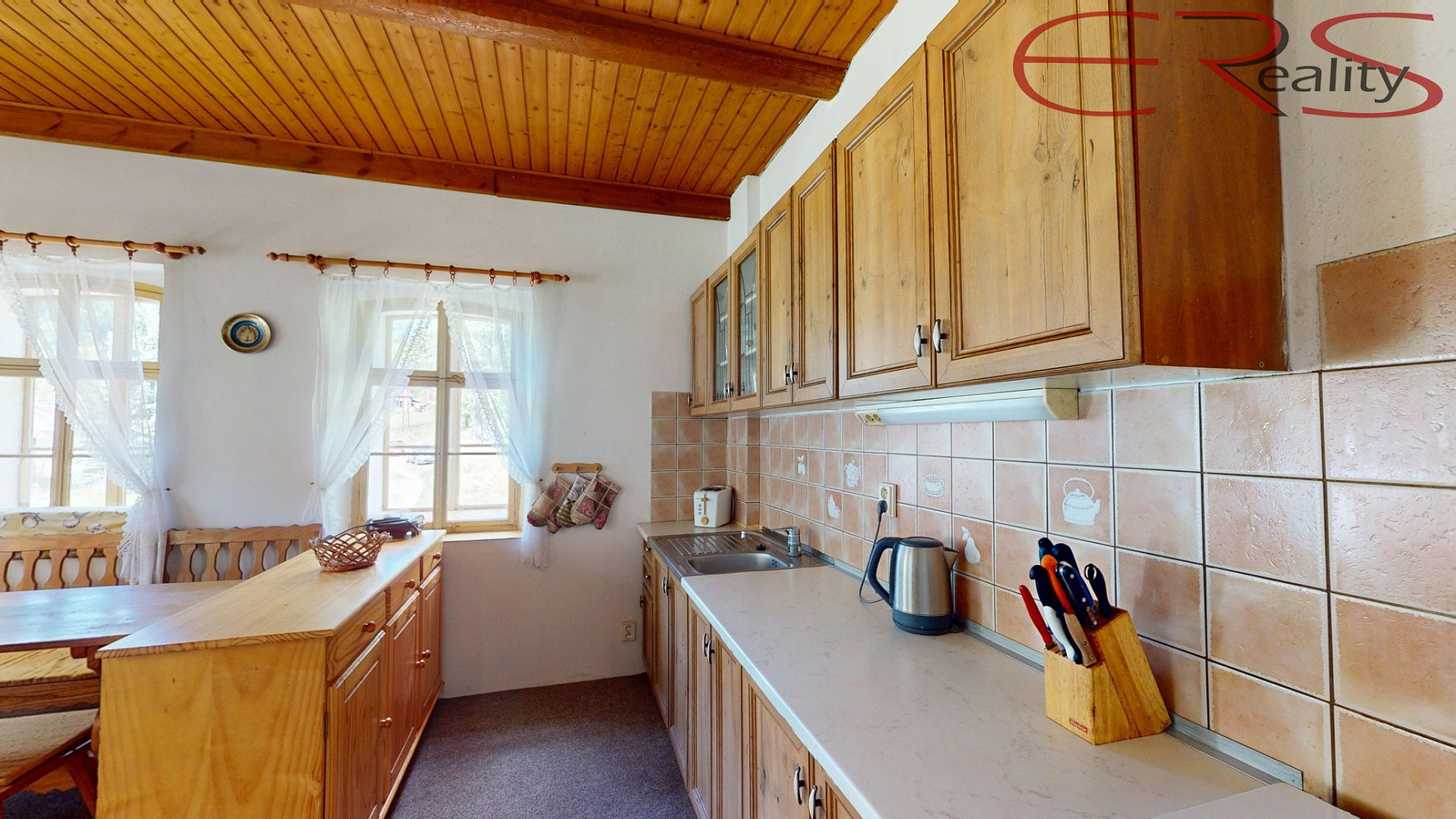 Prodej ubytovacího objektu 187 m² – fotografie 4