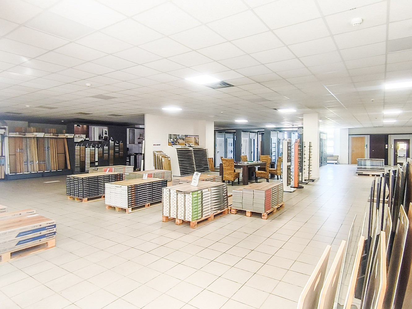 Pronájem obchodních prostor 575 m²