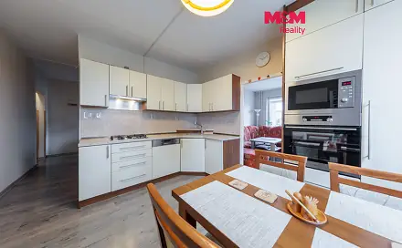Prodej bytu 3+1 84 m², Atletická, Sokolov