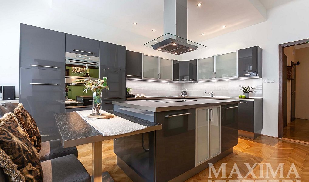 Prodej bytu 2+1 89 m², Praha – náhled fotky 2