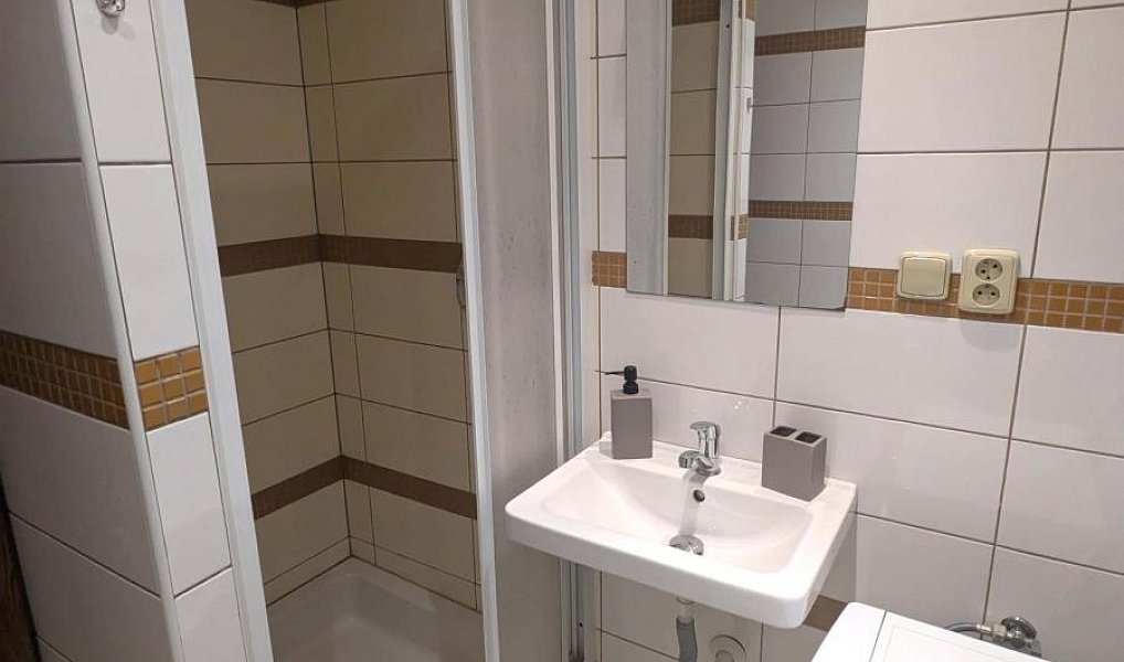 Pronájem bytu 1+kk 32 m², Ústí nad Labem – náhled fotky 2