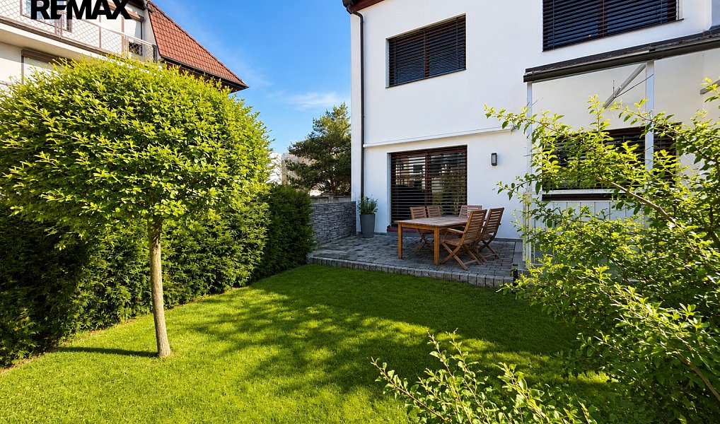 Prodej domu 320 m² s pozemkem 105 m², Praha – náhled fotky 4