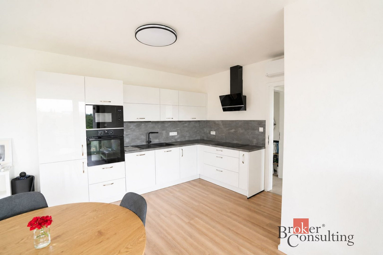 Pronájem bytu 3+kk 105 m² — photo 4