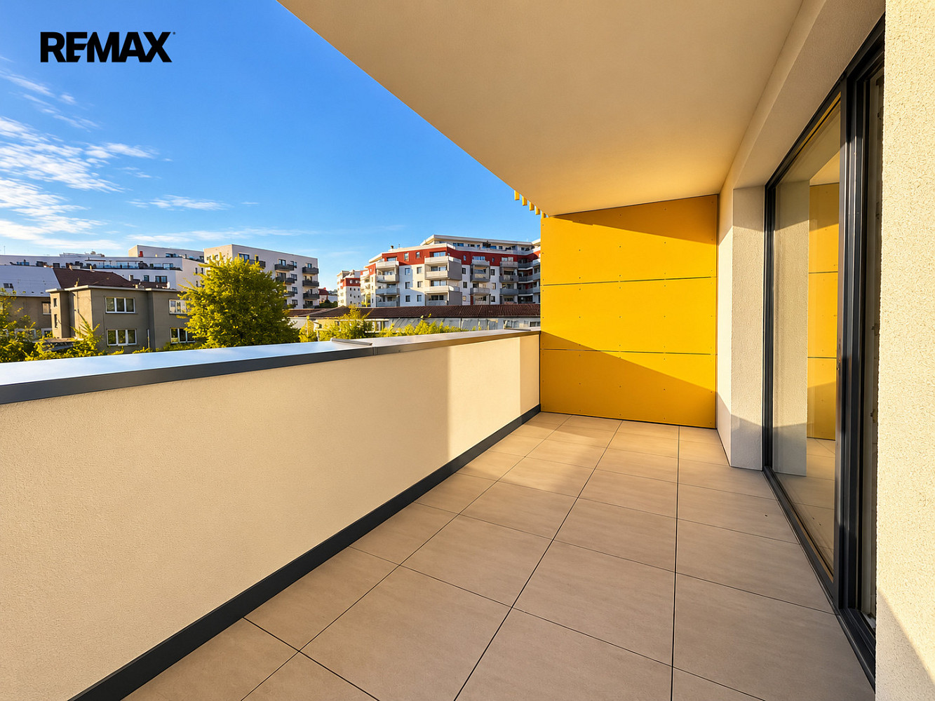Pronájem bytu 2+kk 45 m² – fotografie 2