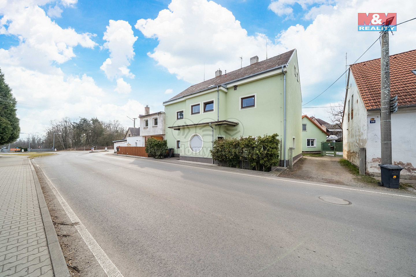 Prodej domu 198 m² s pozemkem 159 m² – fotografie 2