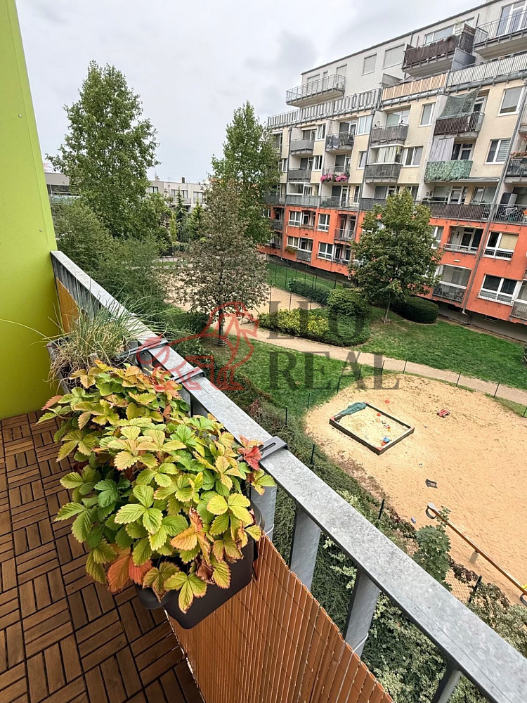 Pronájem bytu 2+kk 47 m² – fotografie 3