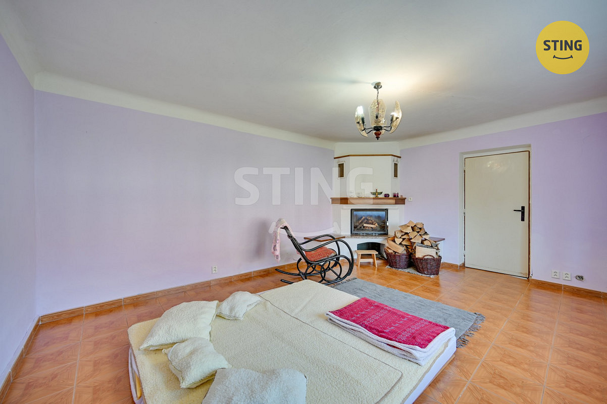 Prodej domu 201 m² s pozemkem 458 m² – fotografie 2
