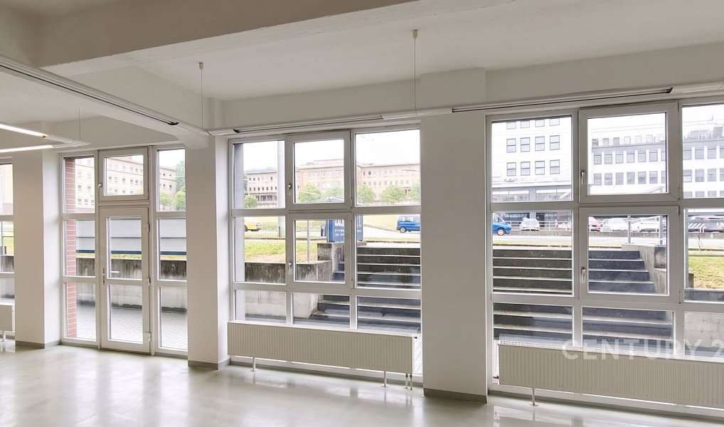 Pronájem obchodních prostor 162 m², Zlín – náhled fotky 2