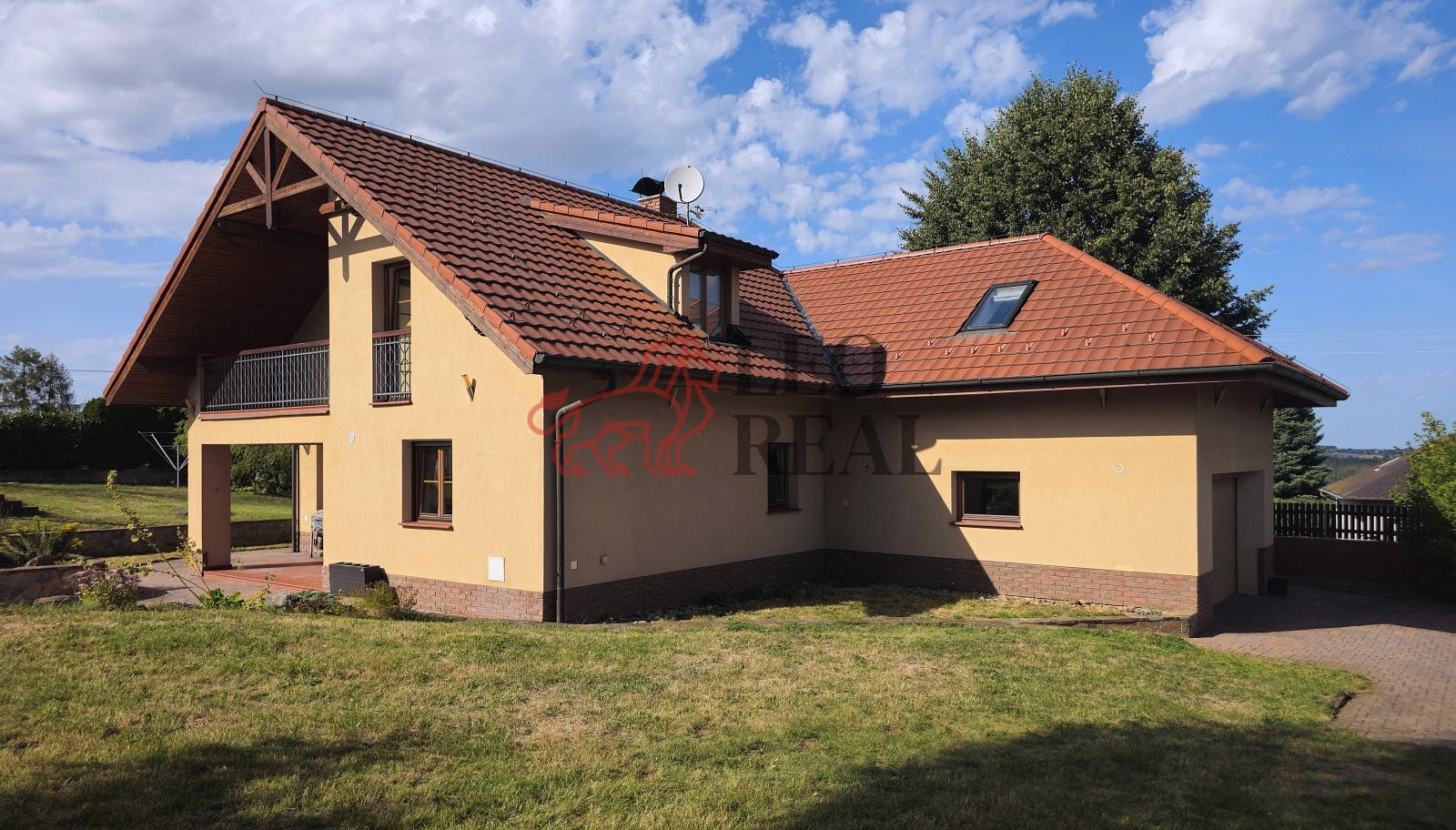 Prodej domu 316 m² s pozemkem 1 751 m² – fotografie 3
