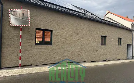 Prodej domu 345 m² s pozemkem 1 973 m², Vinařická, Kladno - Švermov