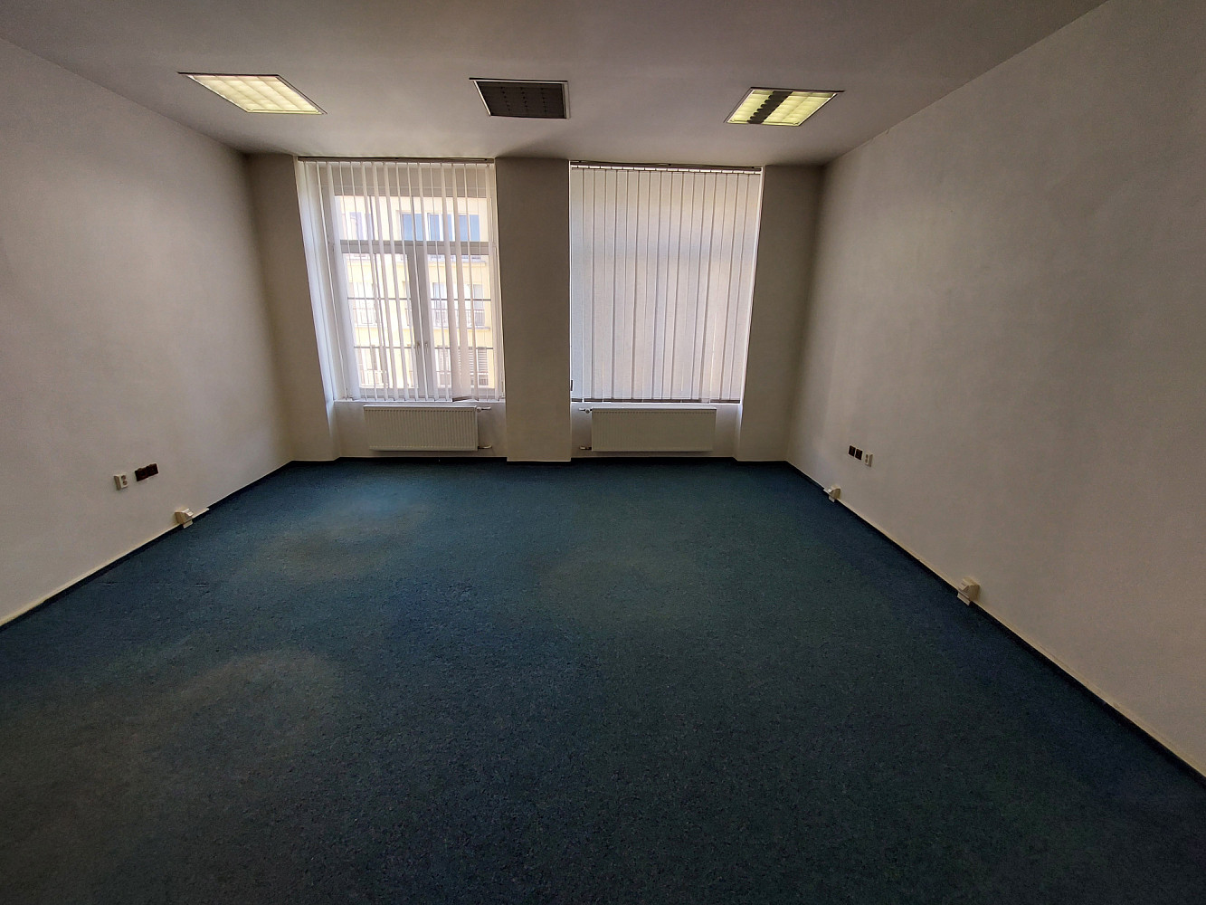 Pronájem kanceláře 40 m² – fotografie 3