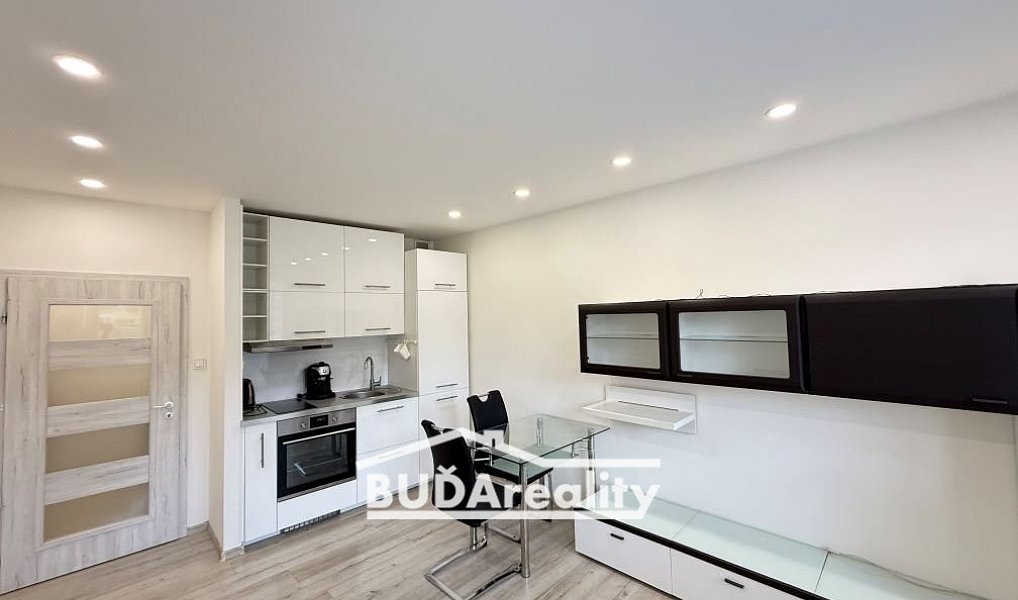Prodej bytu 1+kk 27 m², Zlín – náhled fotky 3