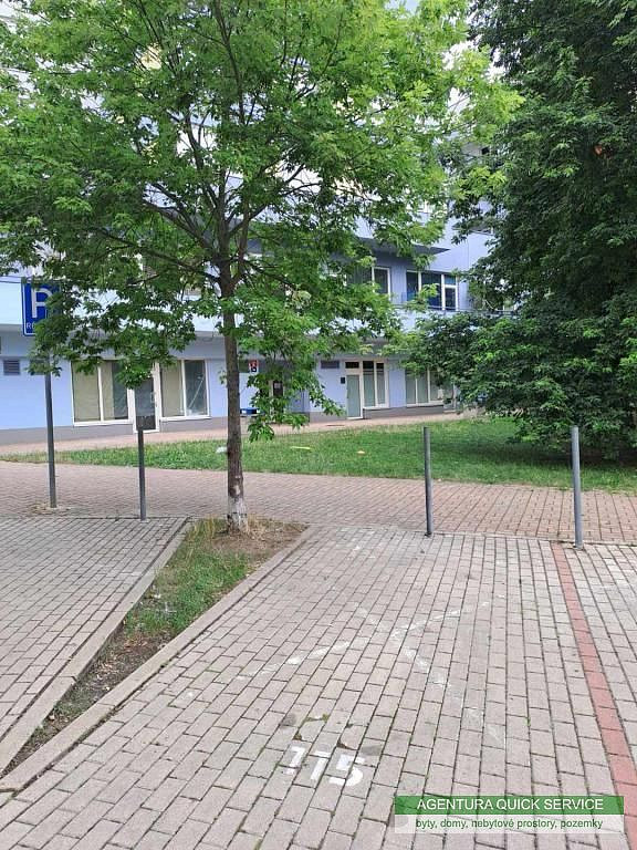 Parkovací stání (venkovní) praha 5 motol, ul. kudrnova pronájem — photo 4