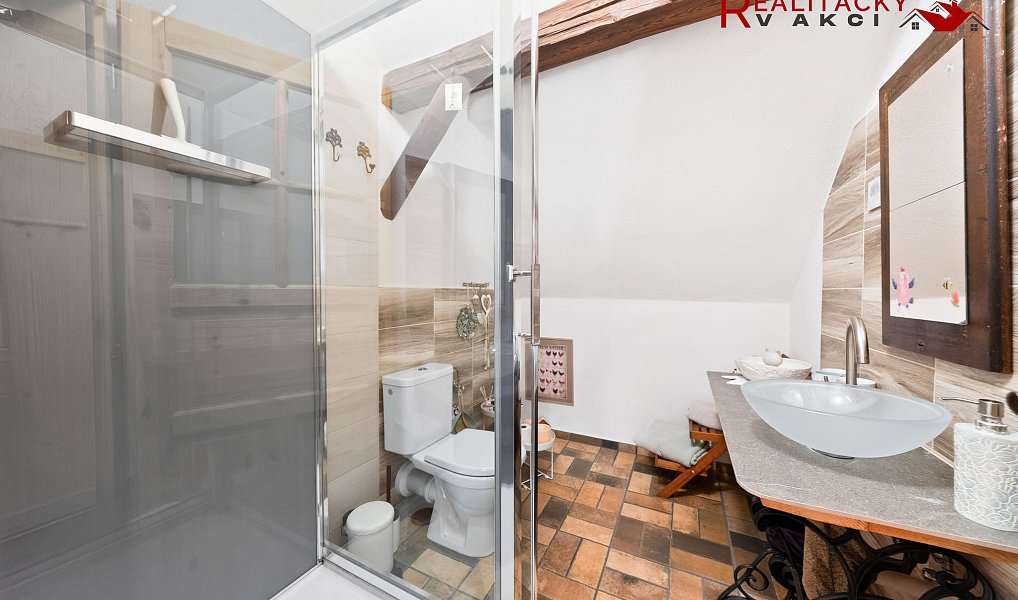 Prodej ubytovacího objektu 291 m², Nový Přerov – náhled fotky 23