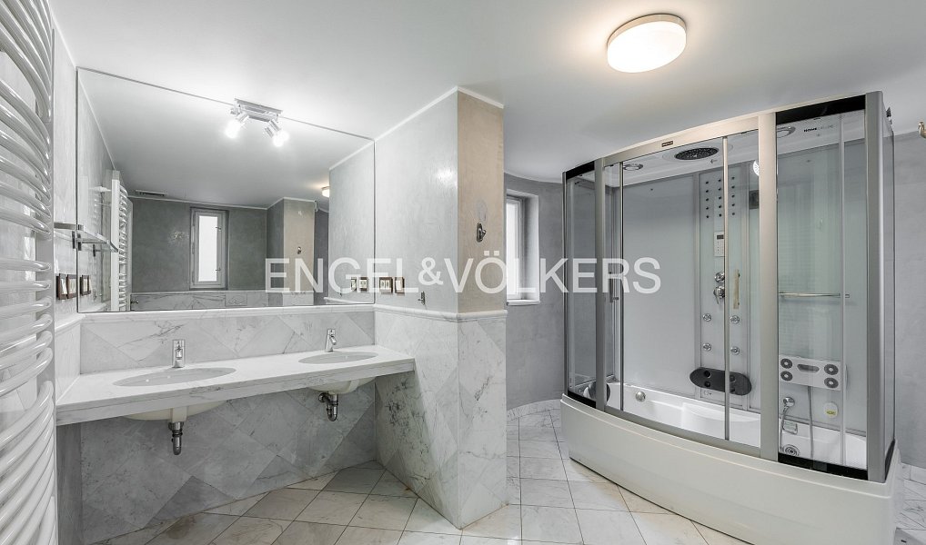 Pronájem bytu 6+kk 210 m², Praha – náhled fotky 13