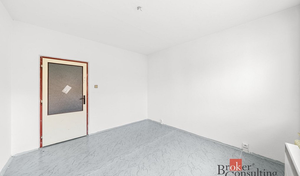 Prodej bytu 3+1 80 m², Kolinec – náhled fotky 11