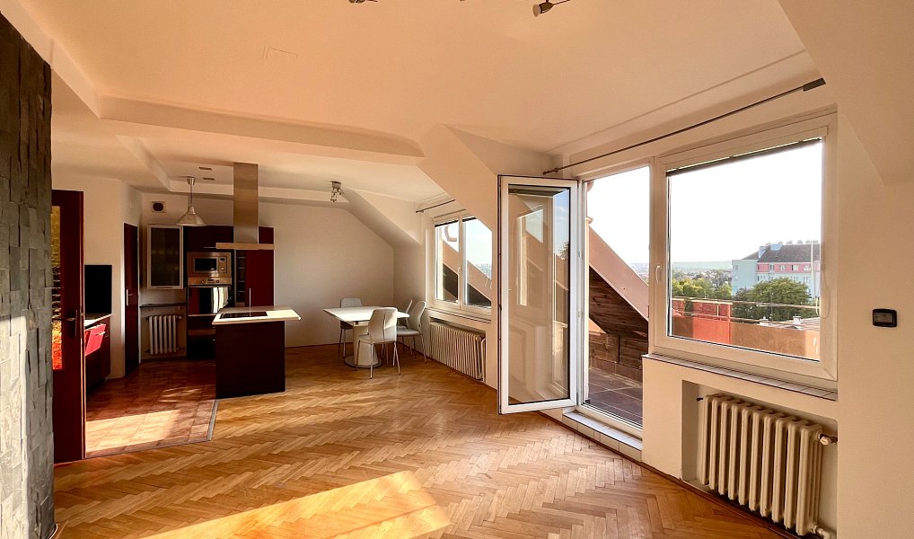 Pronájem bytu 5+kk 150 m², Praha – náhled fotky 2