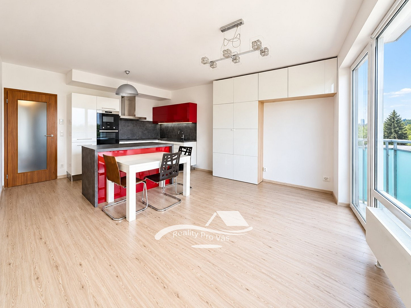 Pronájem bytu 2+kk 60 m² – fotografie 2