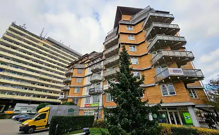 Pronájem garážového stání 14 m2, Křenova, Praha 6 - Veleslavín