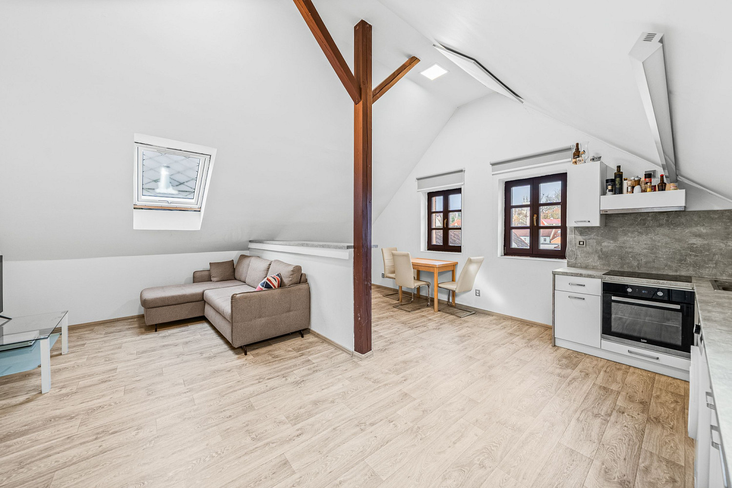 Prodej domu 312 m² s pozemkem 698 m² — photo 3