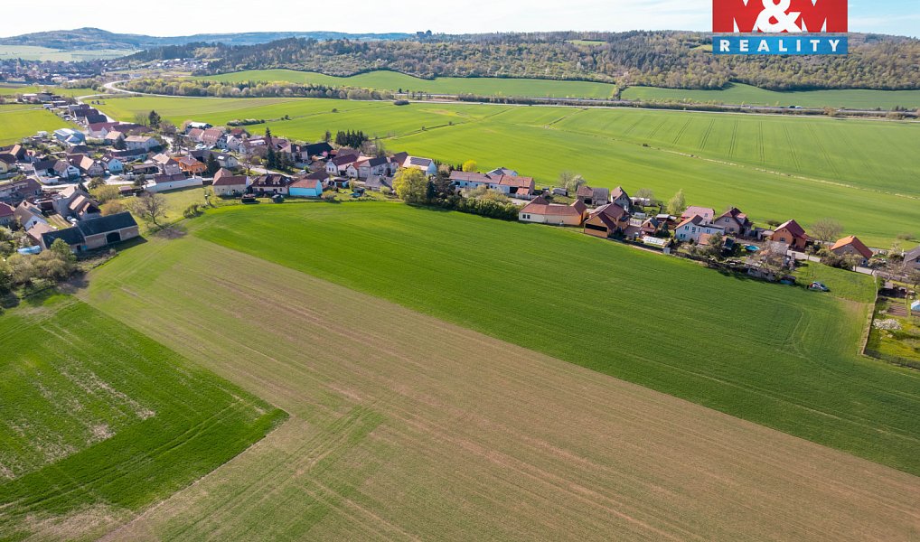 Prodej stavebního pozemku 25 961 m², Chlustina – náhled fotky 4
