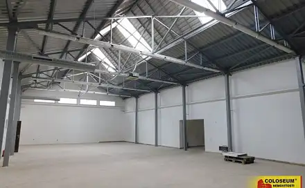 Pronájem obchodních prostor 400 m², Pražská, Znojmo