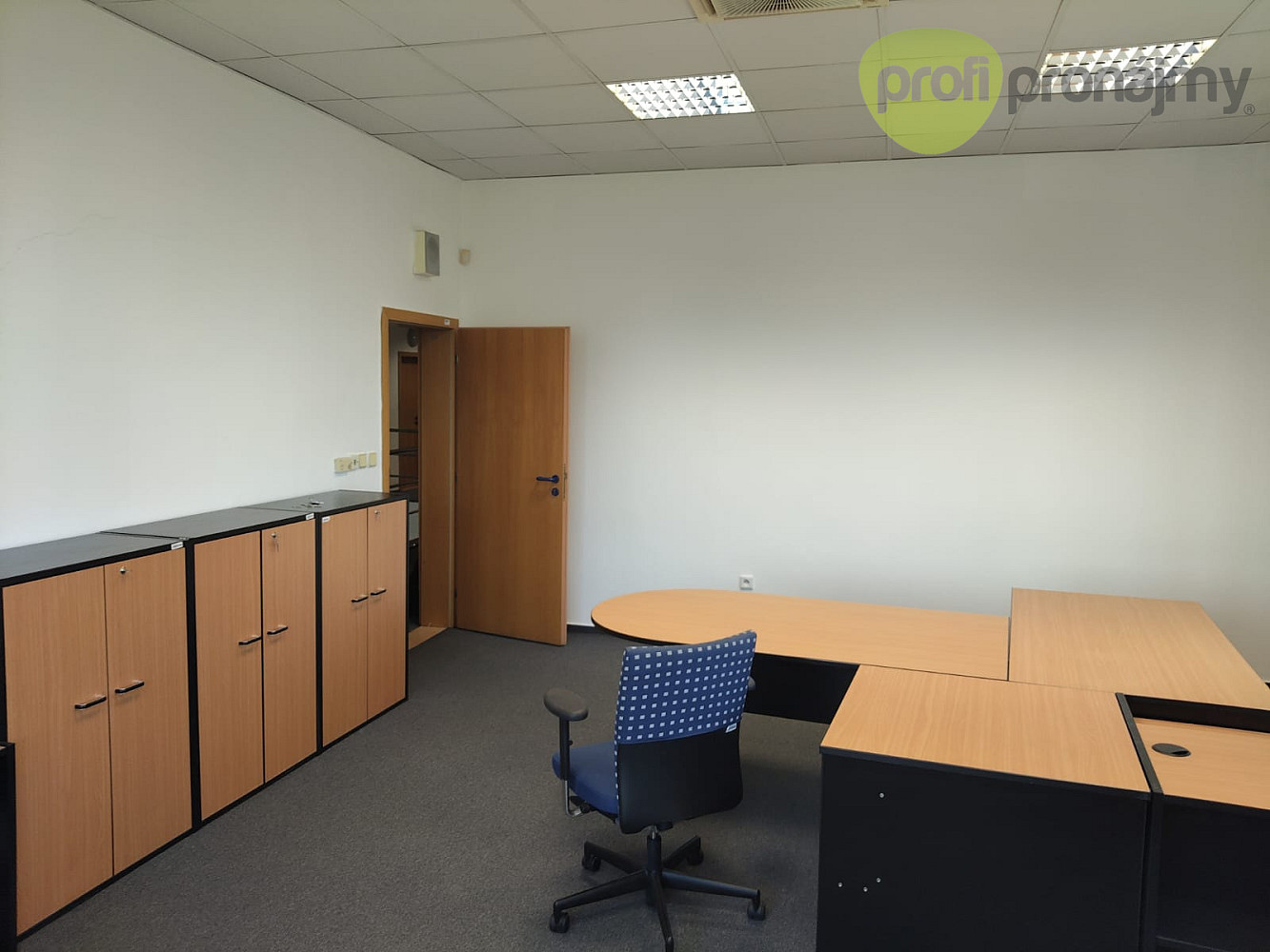 Pronájem kanceláře 37 m² – fotografie 3