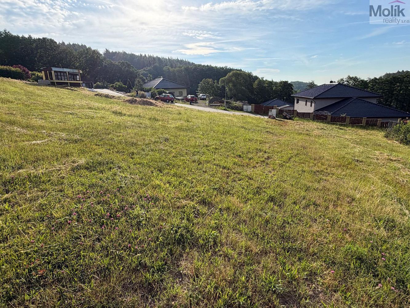 Prodej stavebního pozemku 1 009 m² – fotografie 2
