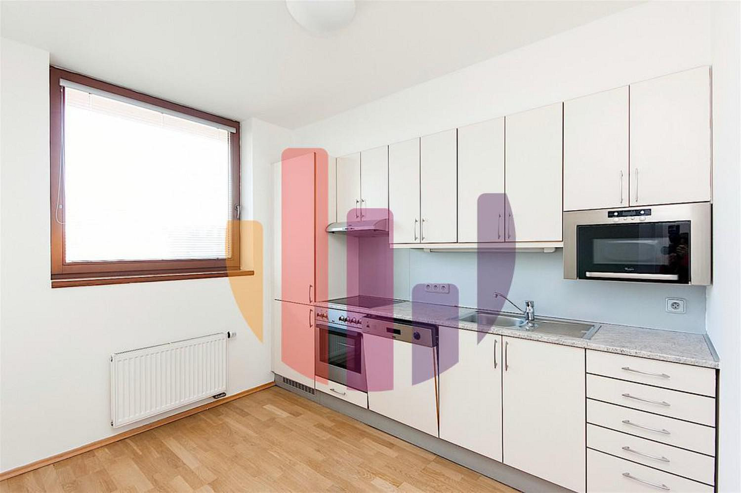 Pronájem kanceláře 70 m² – pohled 4