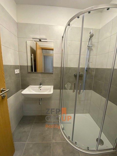 Pronájem bytu 1+kk 37 m² – fotografie 4