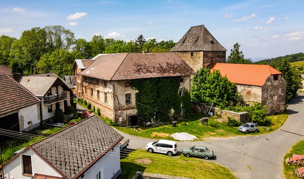 Prodej domu 450 m² s pozemkem 3 736 m², Čachrov – náhled fotky 2