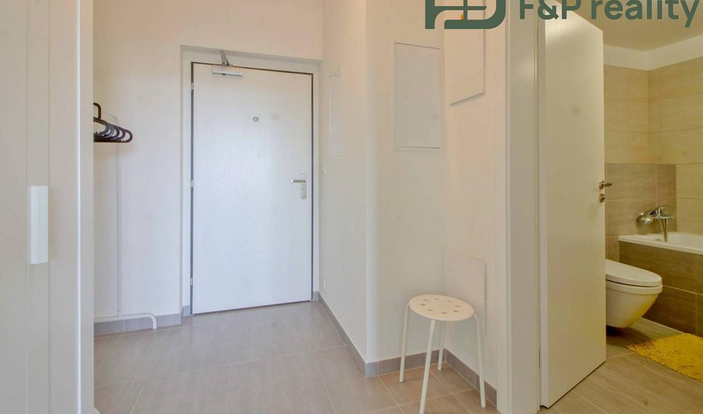 Pronájem bytu 1+kk 35 m², Praha – náhled fotky 6