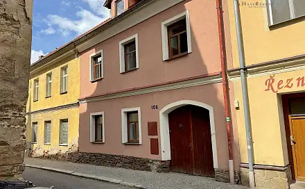 Prodej domu 170 m² s pozemkem 280 m², Zámecké náměstí, Načeradec, okres Benešov