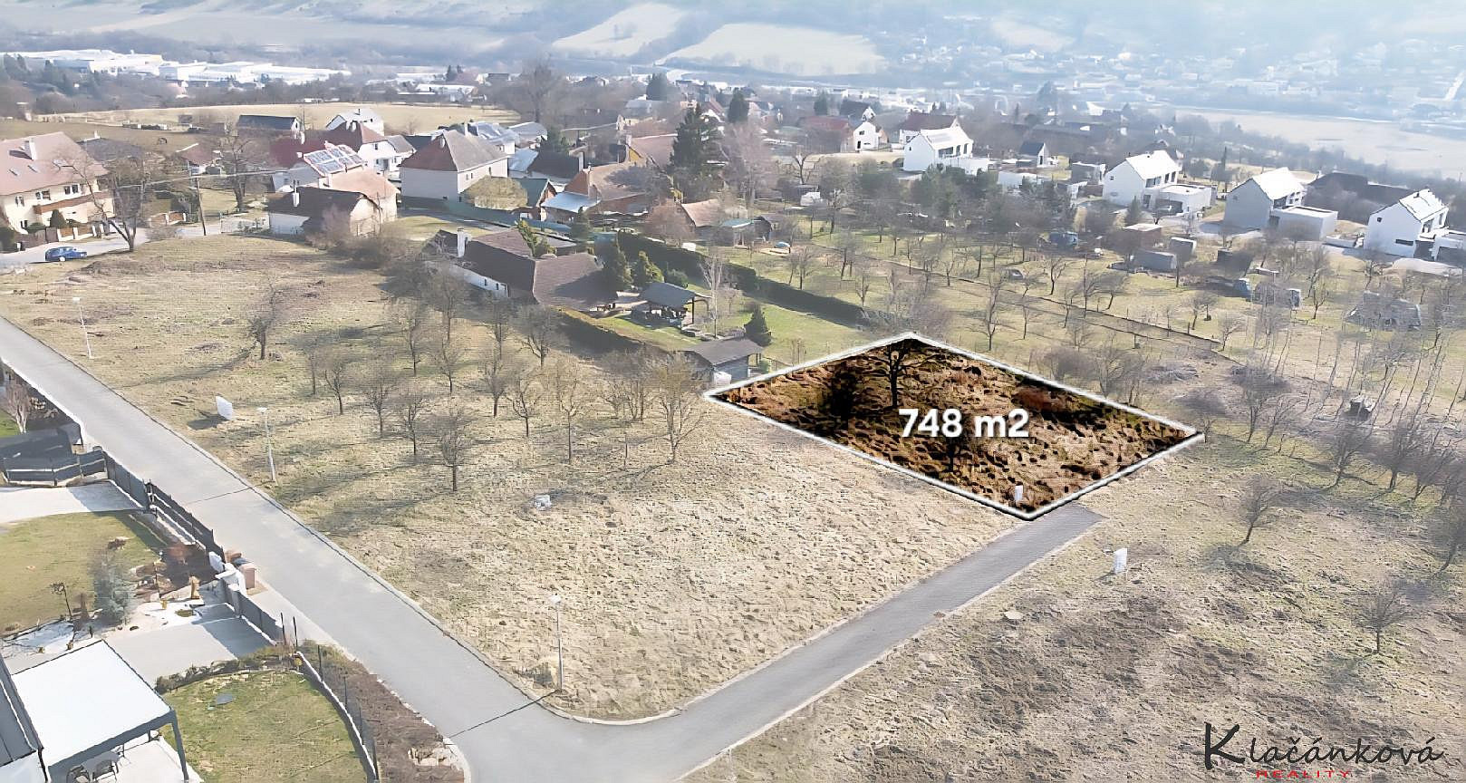Prodej stavebního pozemku 748 m²