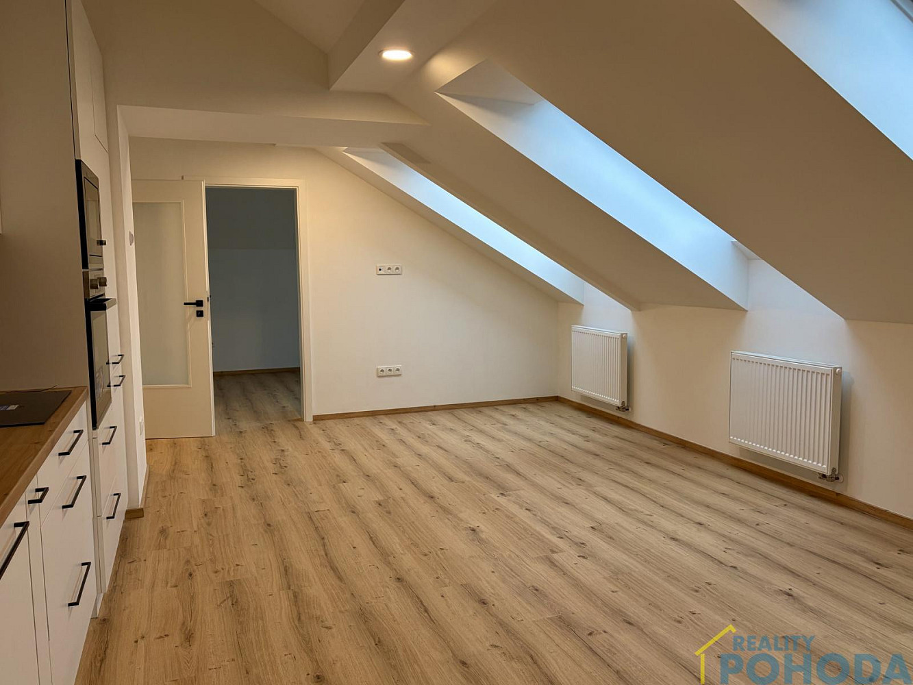 Pronájem bytu 3+kk 109 m² — photo 4