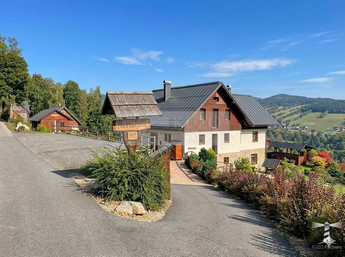 Prodej komerčního objektu (jiného typu) 345 m²