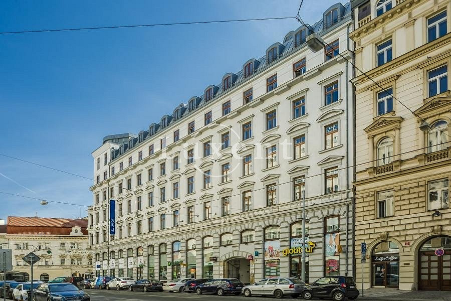 Pronájem kanceláře 218 m²