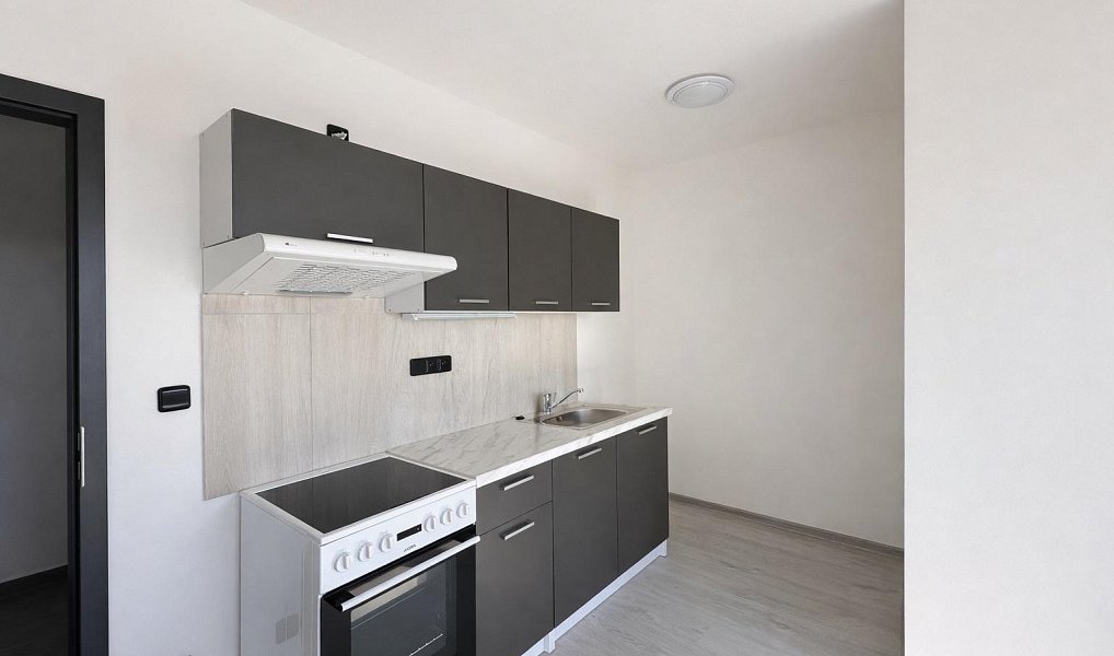 Pronájem bytu 2+kk 32 m², Kladno – náhled fotky 2