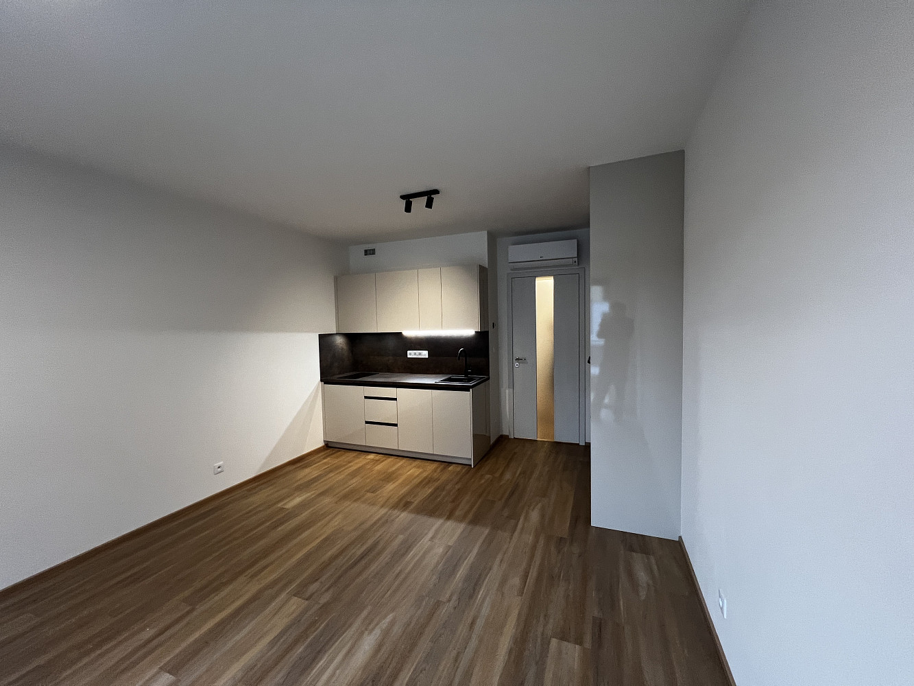 Pronájem bytu 1+kk 32 m² — photo 5