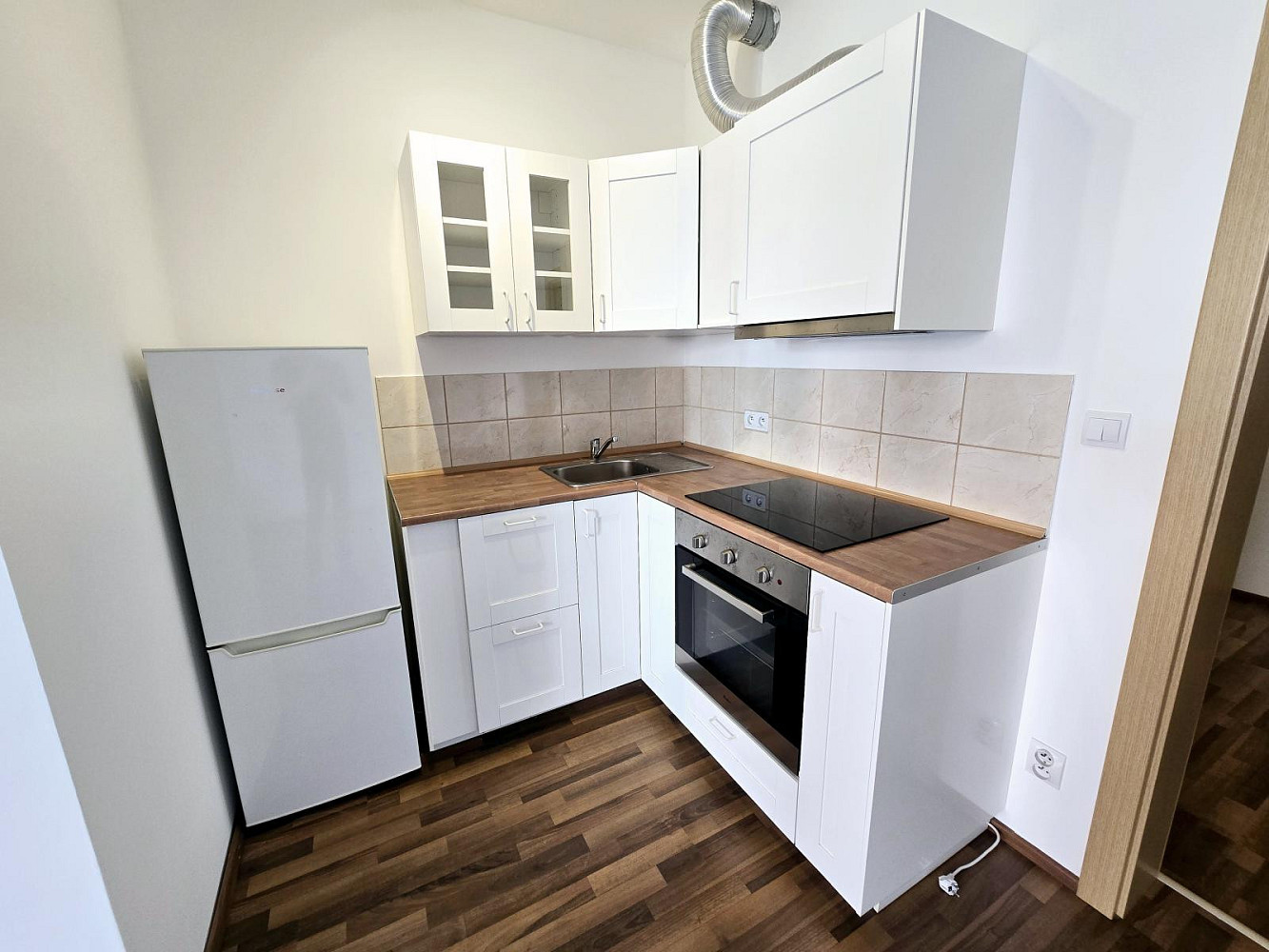 Pronájem bytu 1+kk 37 m² – fotografie 2