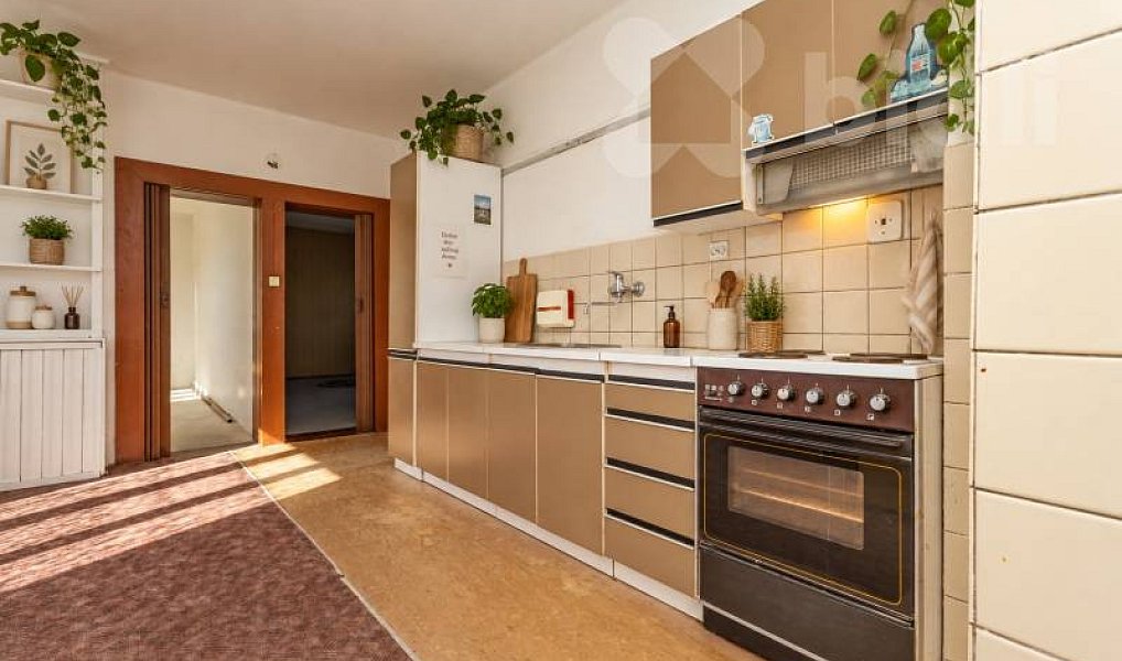 Prodej domu 279 m² s pozemkem 2 398 m², Okřesaneč – náhled fotky 12