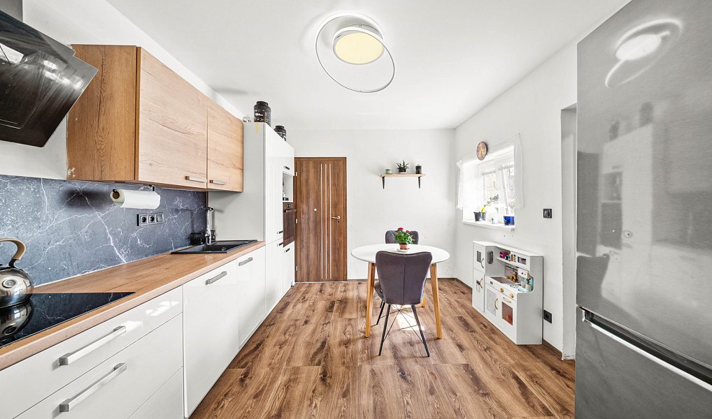 Prodej domu 56 m² s pozemkem 1 044 m², Tišice – náhled fotky 8