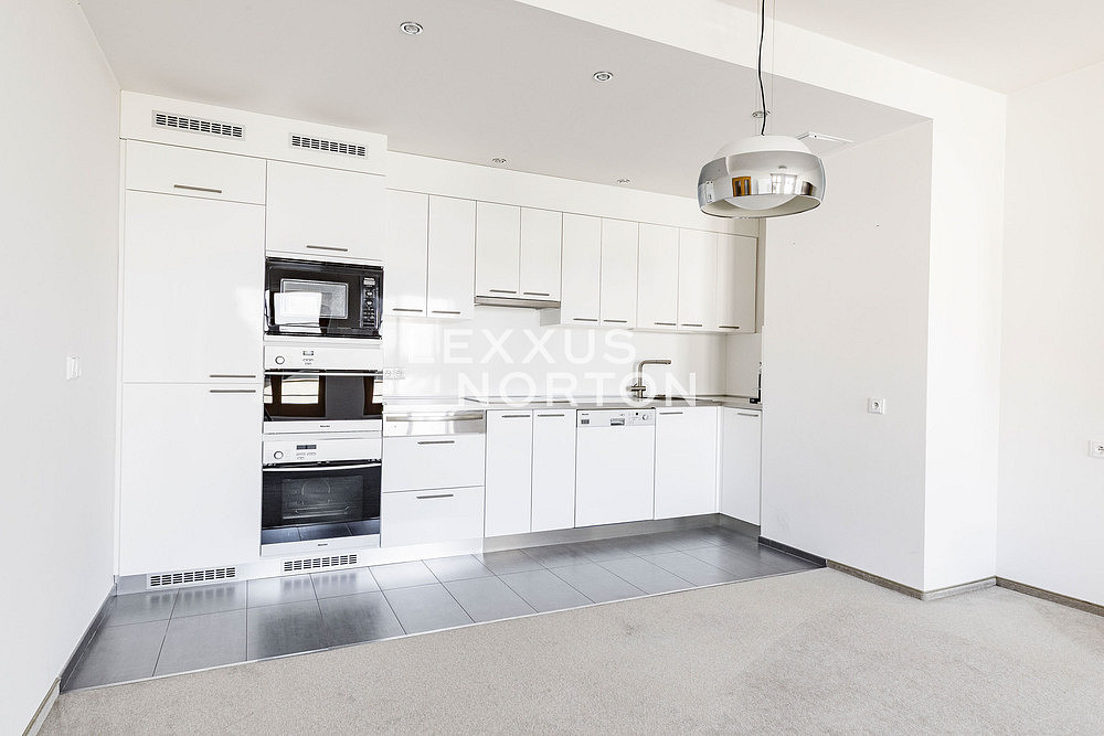 Pronájem bytu 3+kk 73 m² — photo 2