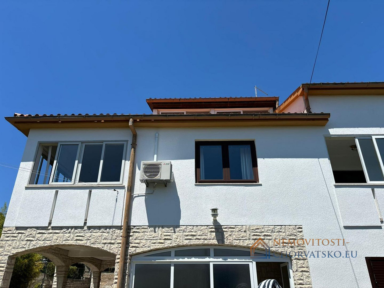 Prodej domu 400 m² s pozemkem 653 m² – další